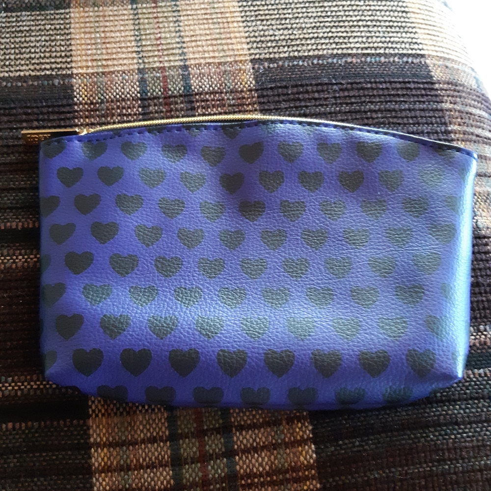 Ipsy bag and four items